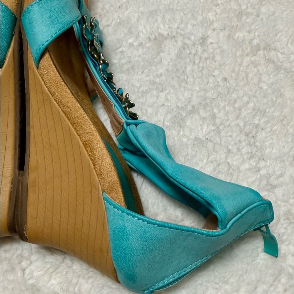 Patrizia Spring Step Teal Wedge T-strap Floral Jeweled Comfort Resort Shoes 7 - Picture 7 of 15